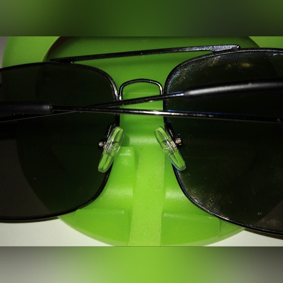 FREE with PURCHASE - FOSTER GRANT WIRE FRAME SUNGLASSES BLACK VGUC - Picture 3 of 16